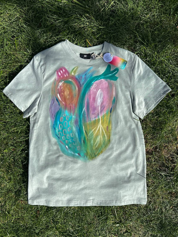 Tricou pictat din inimă, în stoc: S – Vernil