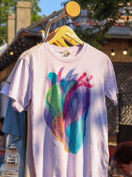 Tricou pictat din inimă