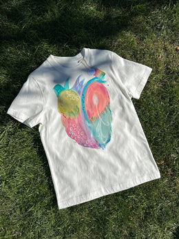 Tricou pictat din inimă, în stoc: S – Alb