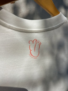 Tricou pictat din inimă, în stoc: S – Alb