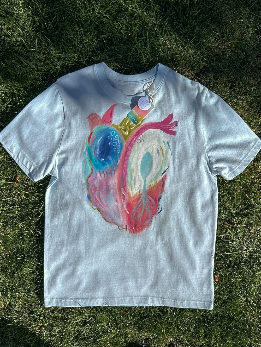 Tricou pictat din inimă, în stoc: M – Bleu deschis