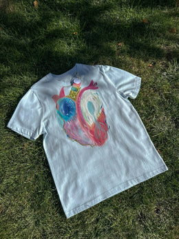 Tricou pictat din inimă, în stoc: M – Bleu deschis