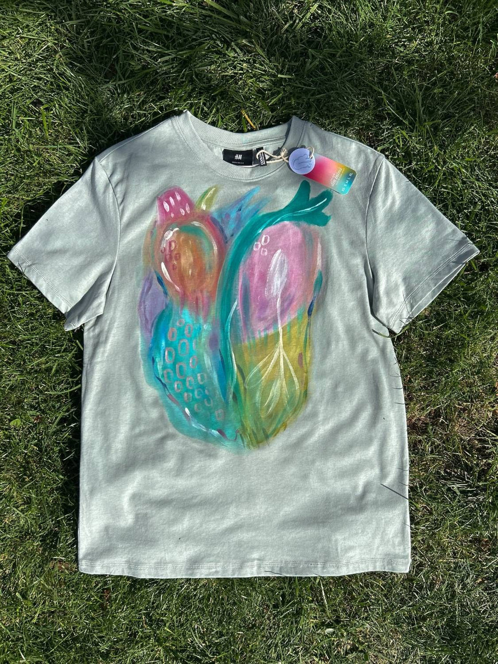 Tricou pictat din inimă, în stoc: S – Vernil