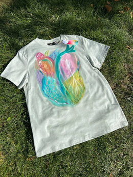 Tricou pictat din inimă, în stoc: S – Vernil